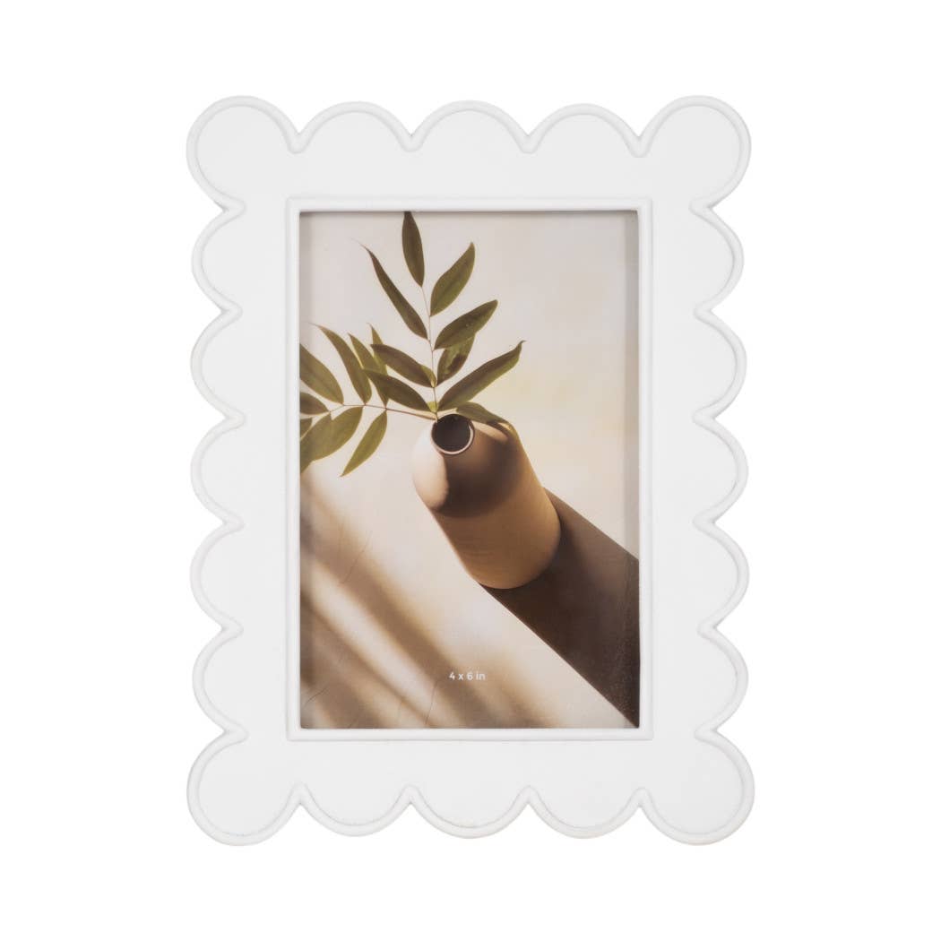 Rectangular Scallop Edge Photo Frame White 4x6 in.