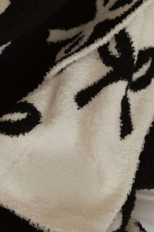 LUXR Black and Cream Bow Luxury Blanket