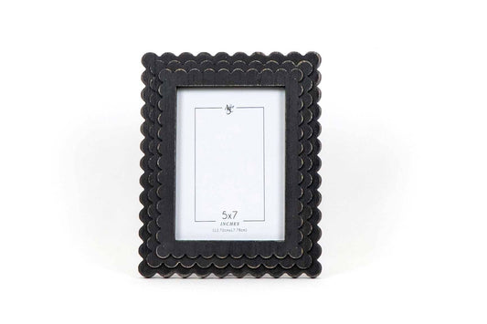 Black Scallop Picture Frame (5x7 opening)