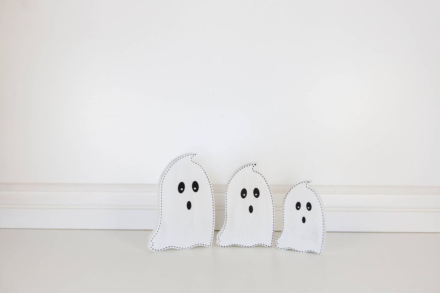 Wooden White Ghost - Set of 3 - HALLOWEEN Decor