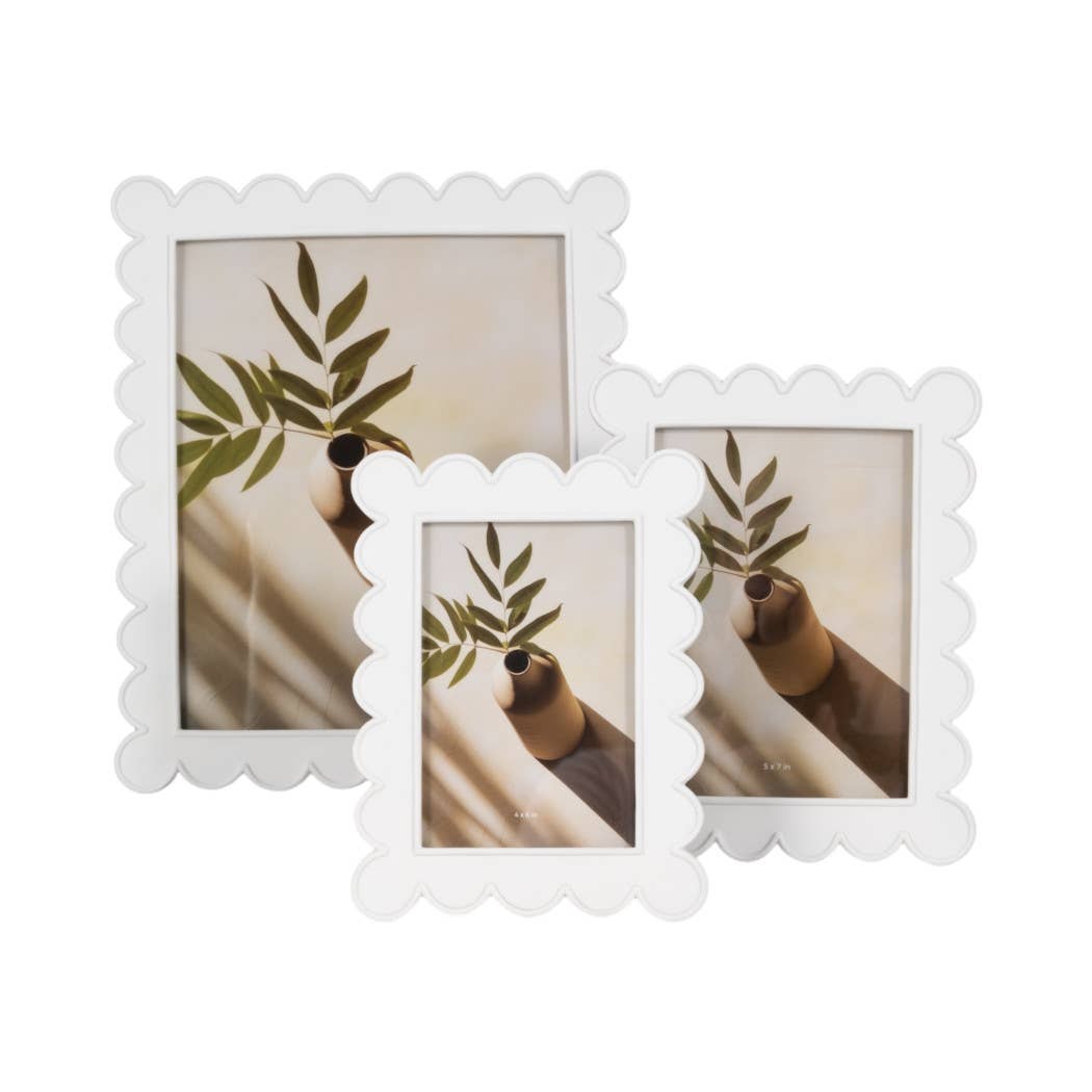 Rectangular Scallop Edge Photo Frame White 4x6 in.
