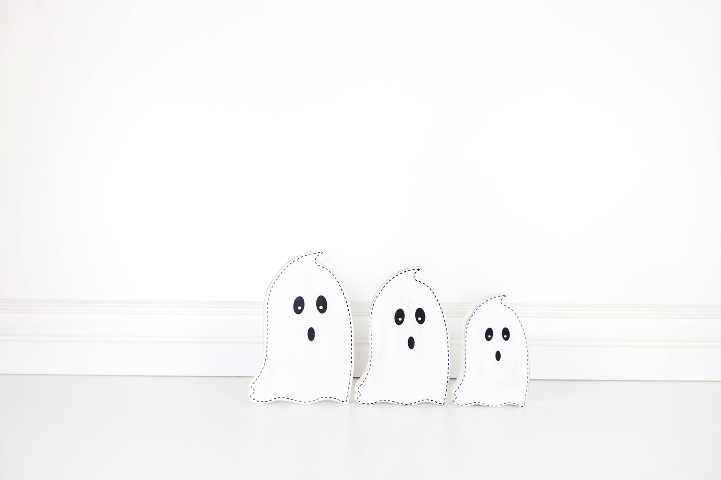 Wooden White Ghost - Set of 3 - HALLOWEEN Decor