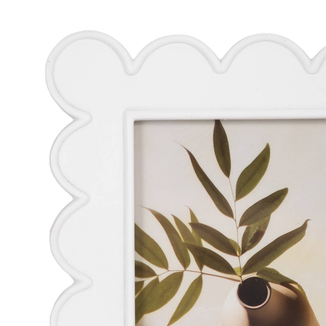 Rectangular Scallop Edge Photo Frame White 4x6 in.